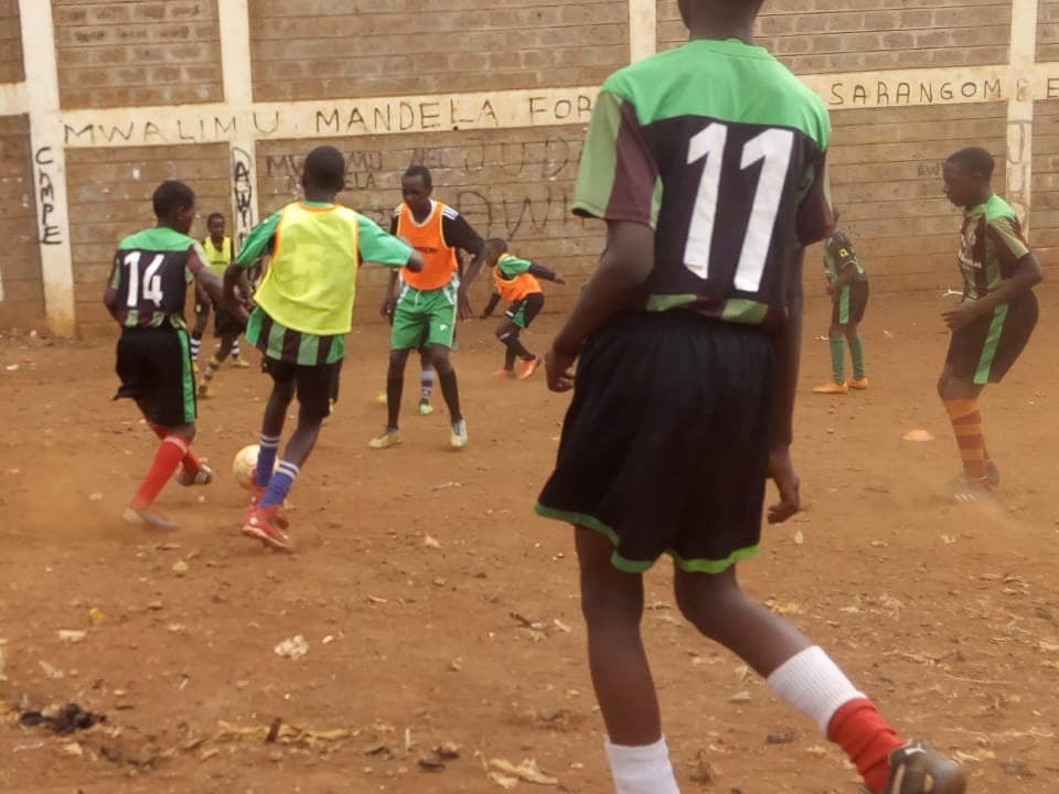 Kesa Soka: Fútbol y Valores para la Juventud de Kibera
